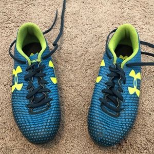 Under Armor cleats size:2y